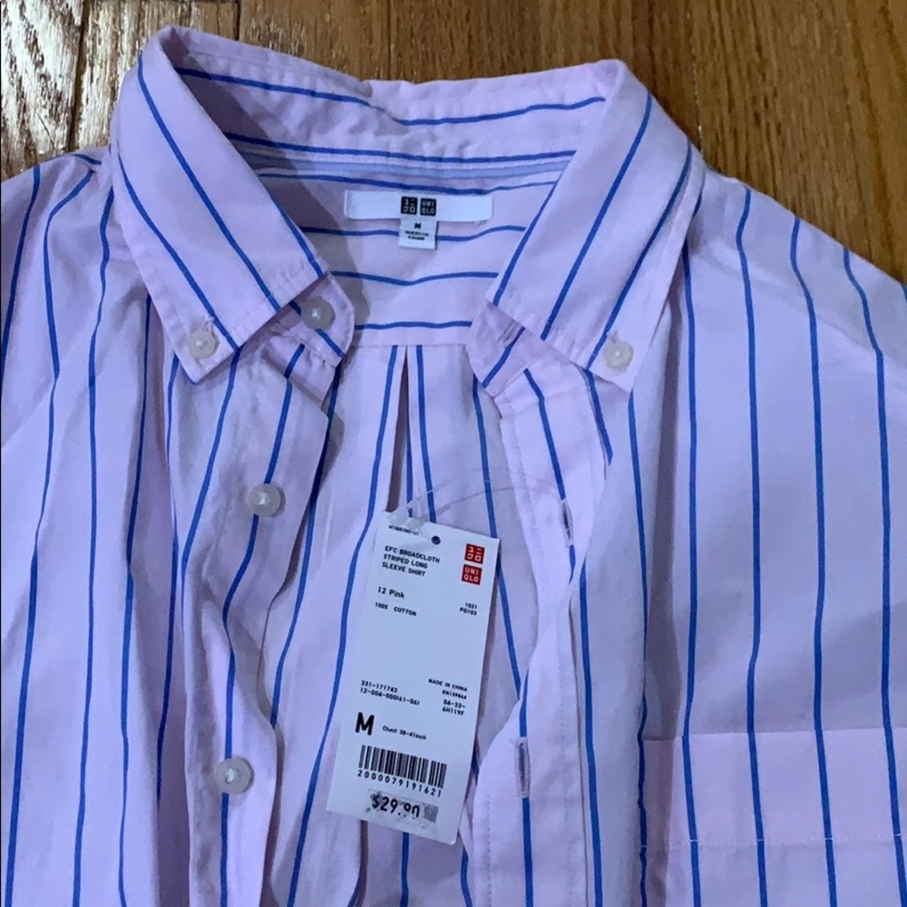 Uniqlo button down - Picture 2 of 2